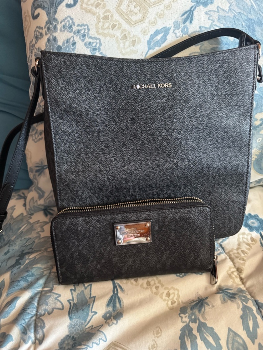 Michael Kors, Coach, Vera Bradley and Lovenook Mixed Lot